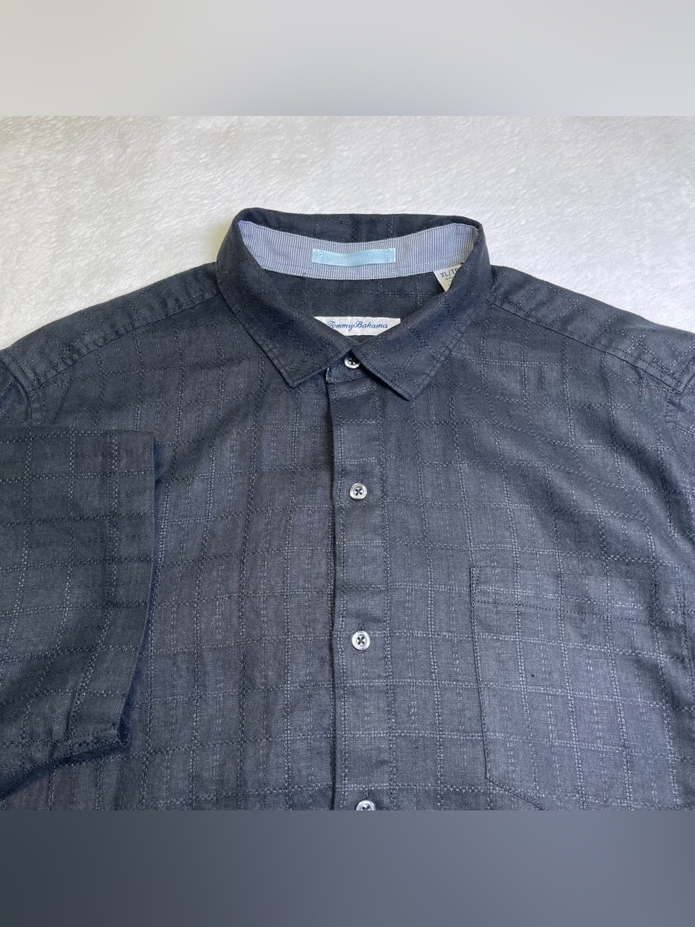 Tommy Bahama Men’s XL Black 100% Linen Short Sleeve Grid Button Down Shirt